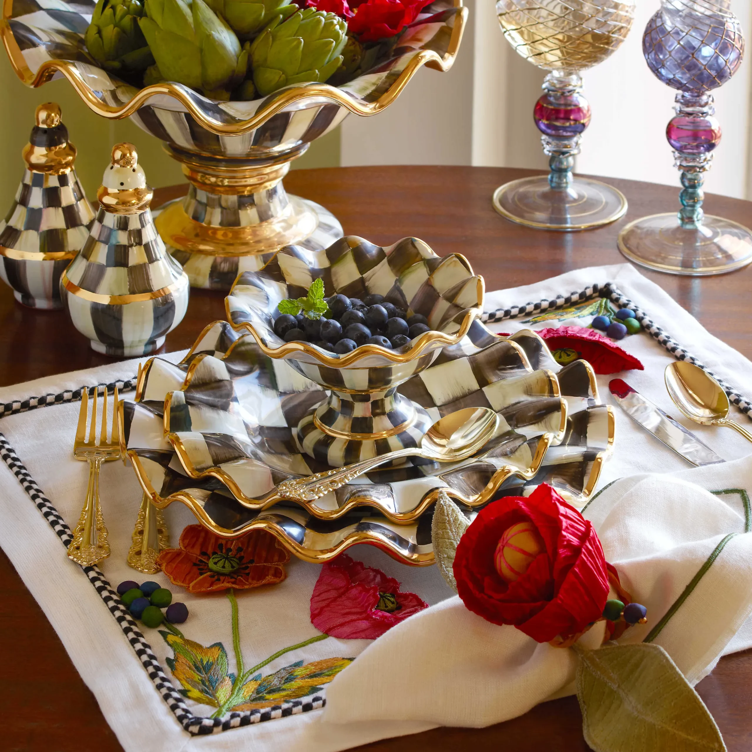 New MacKenzie-Childs Courtly Check Fluted Dinner Plate