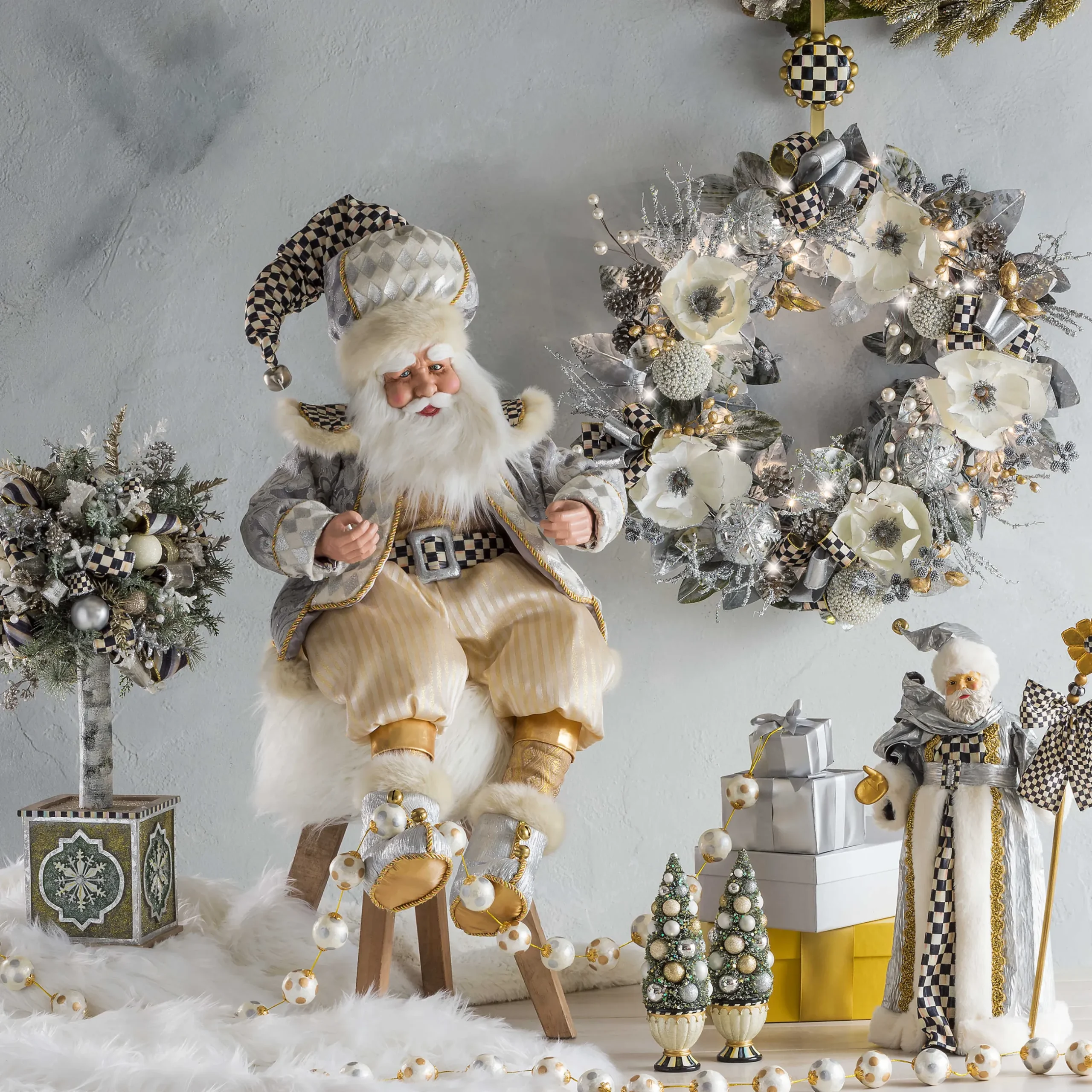 Best MacKenzie-Childs Courtly Check Wreath Hanger