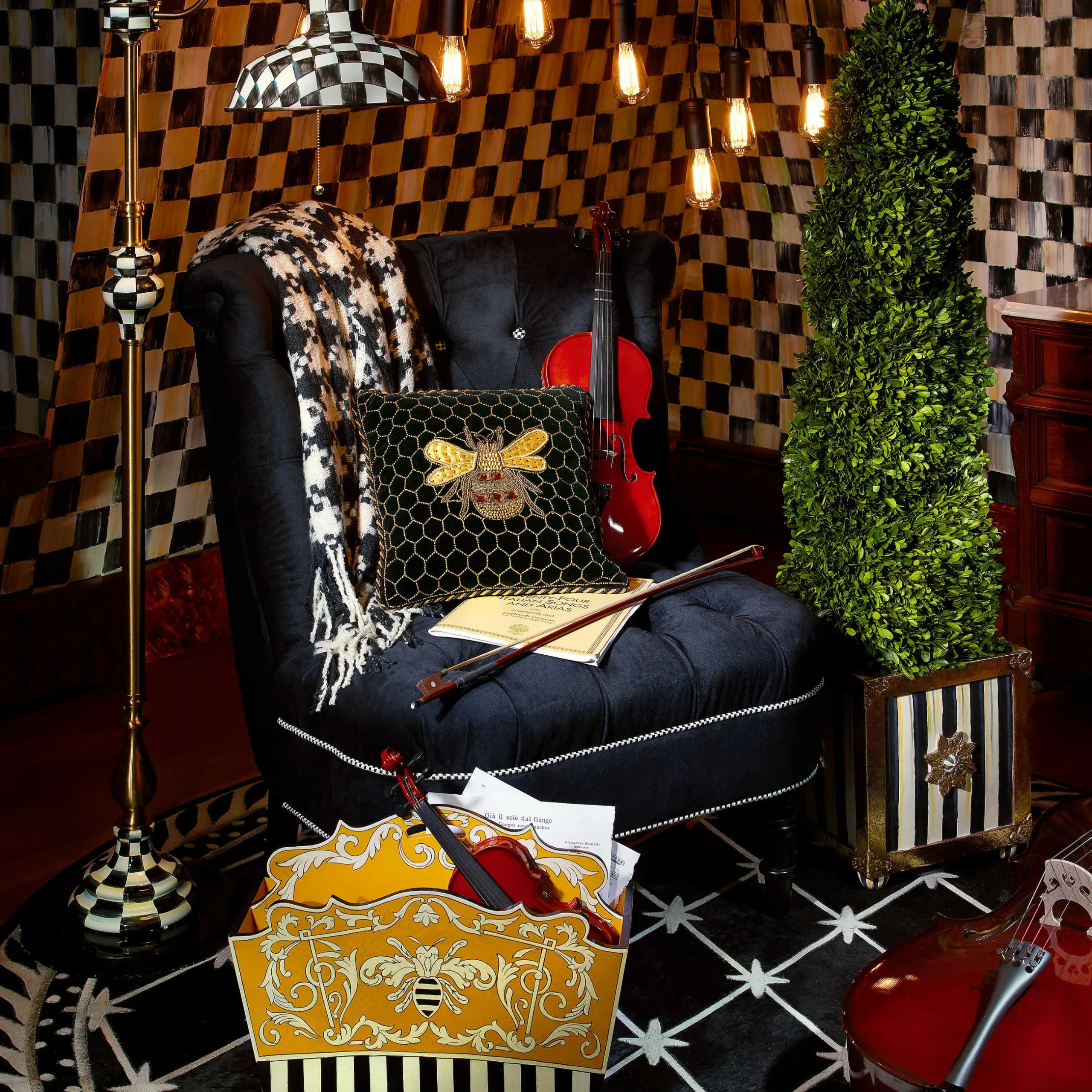 Clearance MacKenzie-Childs Houndstooth Throw - Black & Ivory