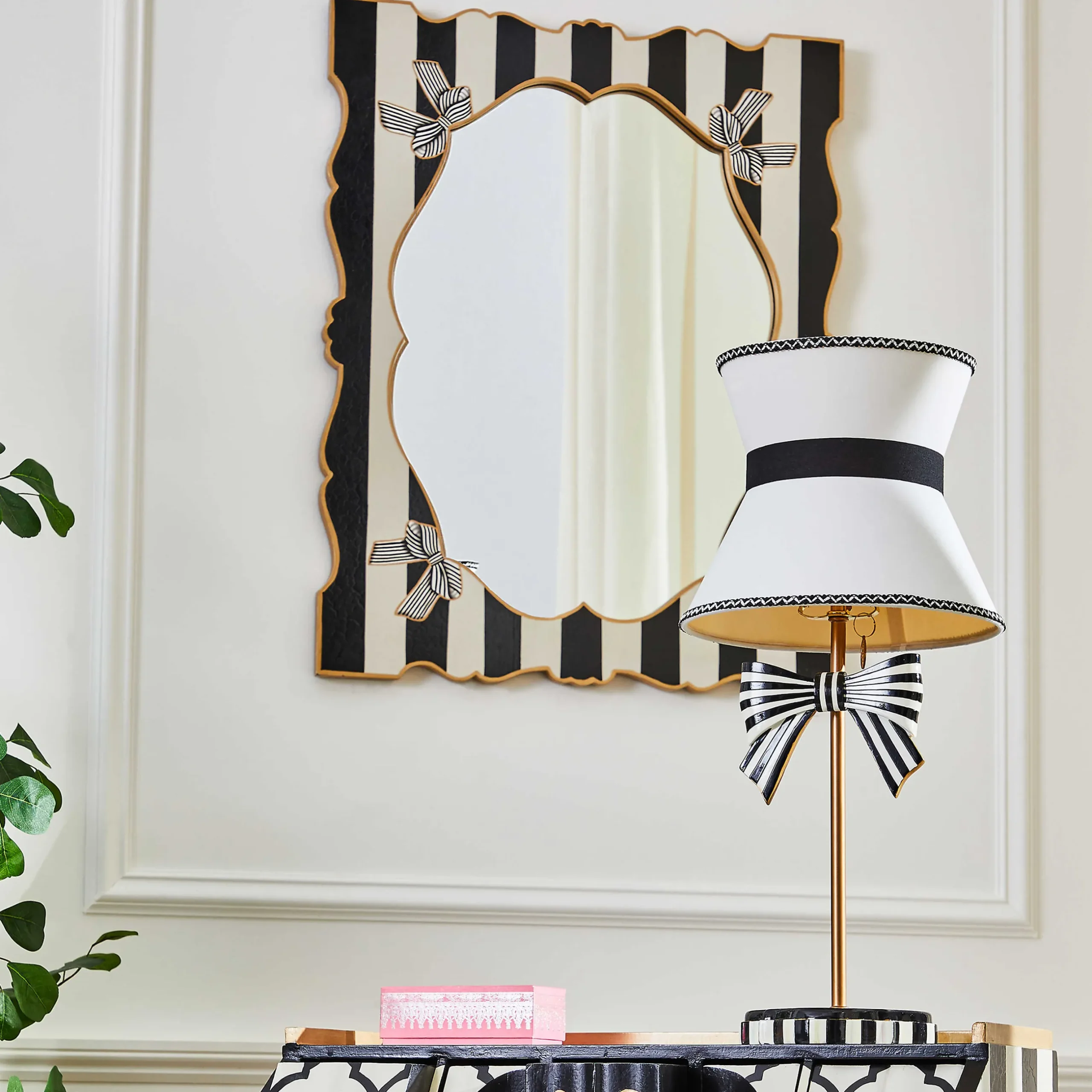 Outlet MacKenzie-Childs Pretty As A Bow Hall Mirror